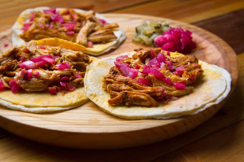 Cochinita pibil. Tradycyjne meksykańskie tacos