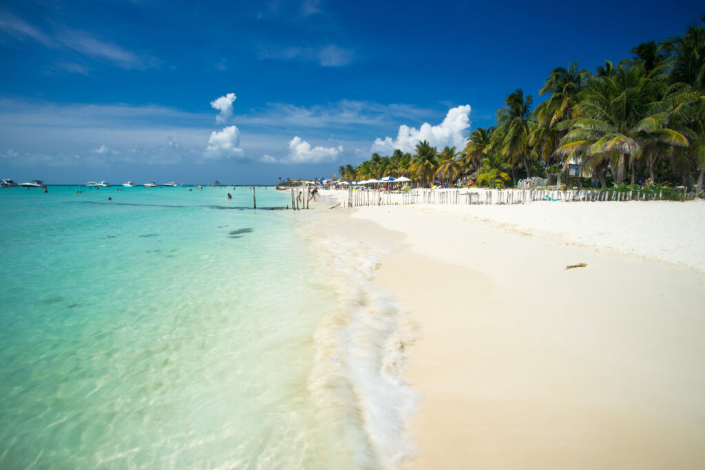Idylliczna plaża na Isla Mujeres, Cancun, Meksyk
