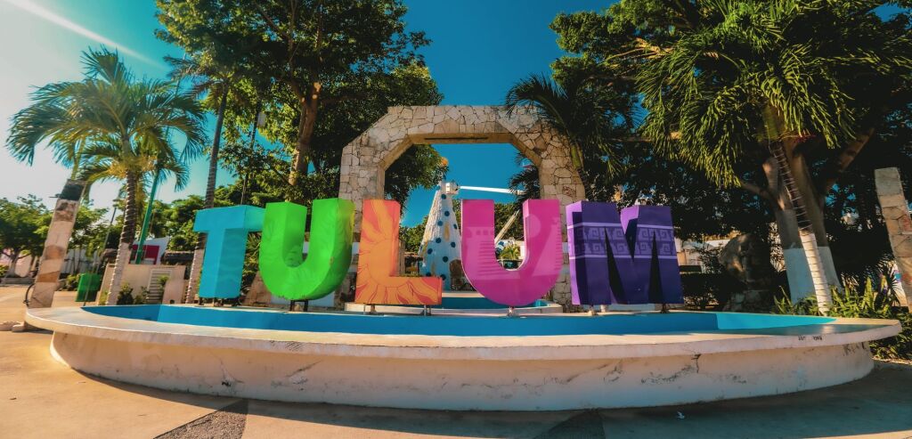 Tulum, City in Yucatan, photo point at Tulum inscription
